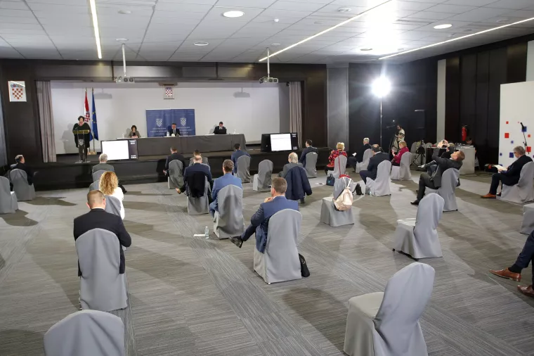 Danas u Hrvatskoj: Vlada na sjednici o novom paketu mjera za pomoć gospodarstvu...