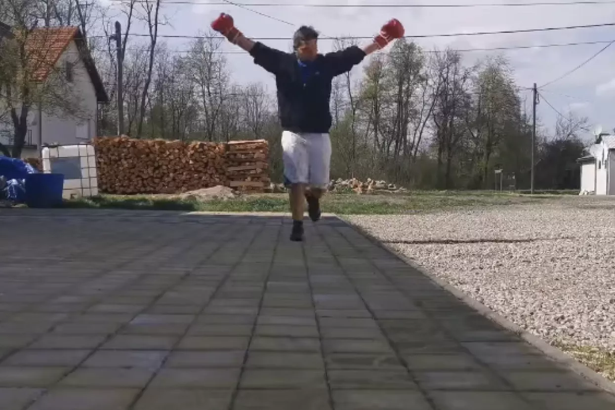 Možete li vi istrčati pet kilometara u stanu? Priključite se izazovu!