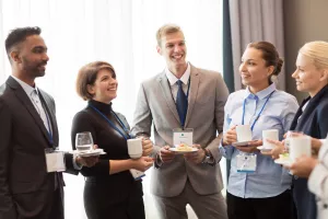 English café u Lideru:&nbsp;Small talk u poslovnome okruženju