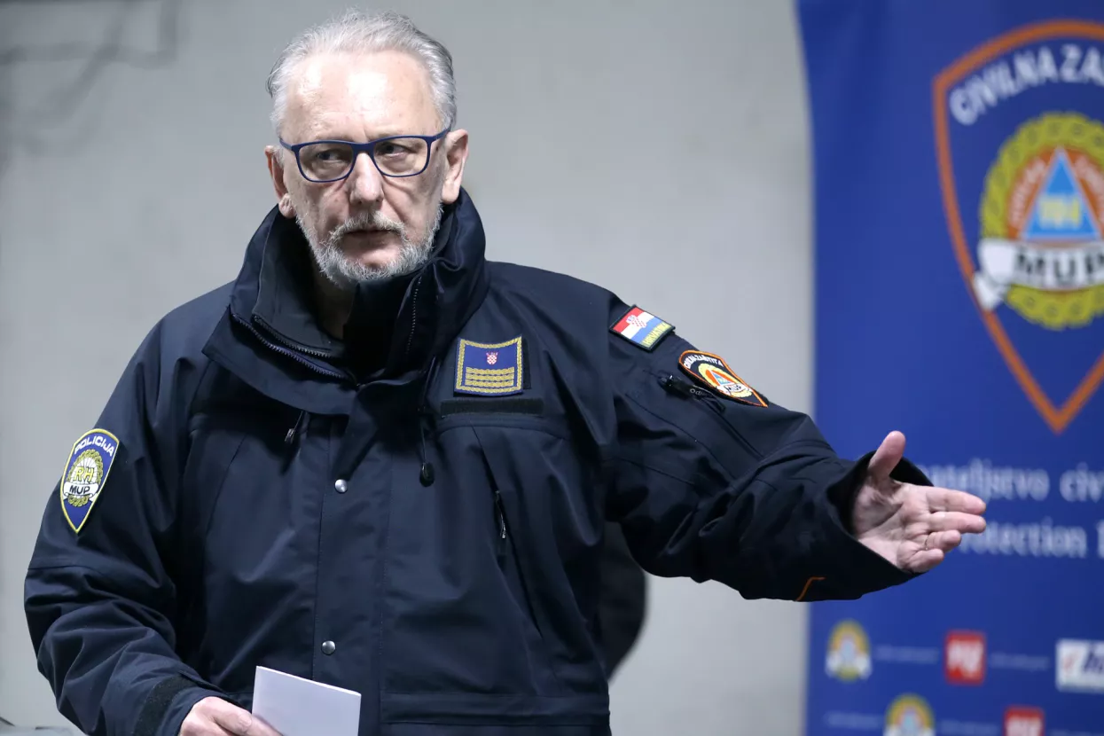 Nove relaksacije: Veća okupljanja, ukidanje propusnica, otvaraju se trgovački centri, teretane...