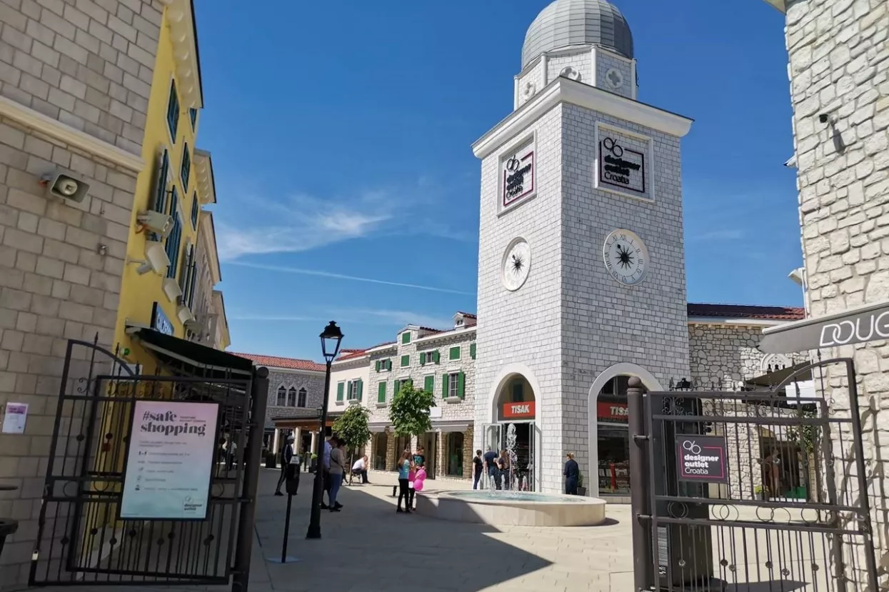 Siguran shopping u Designer Outletu Croatia - Kako se danas &scaron;opingira u modnom gradiću na otvorenom?