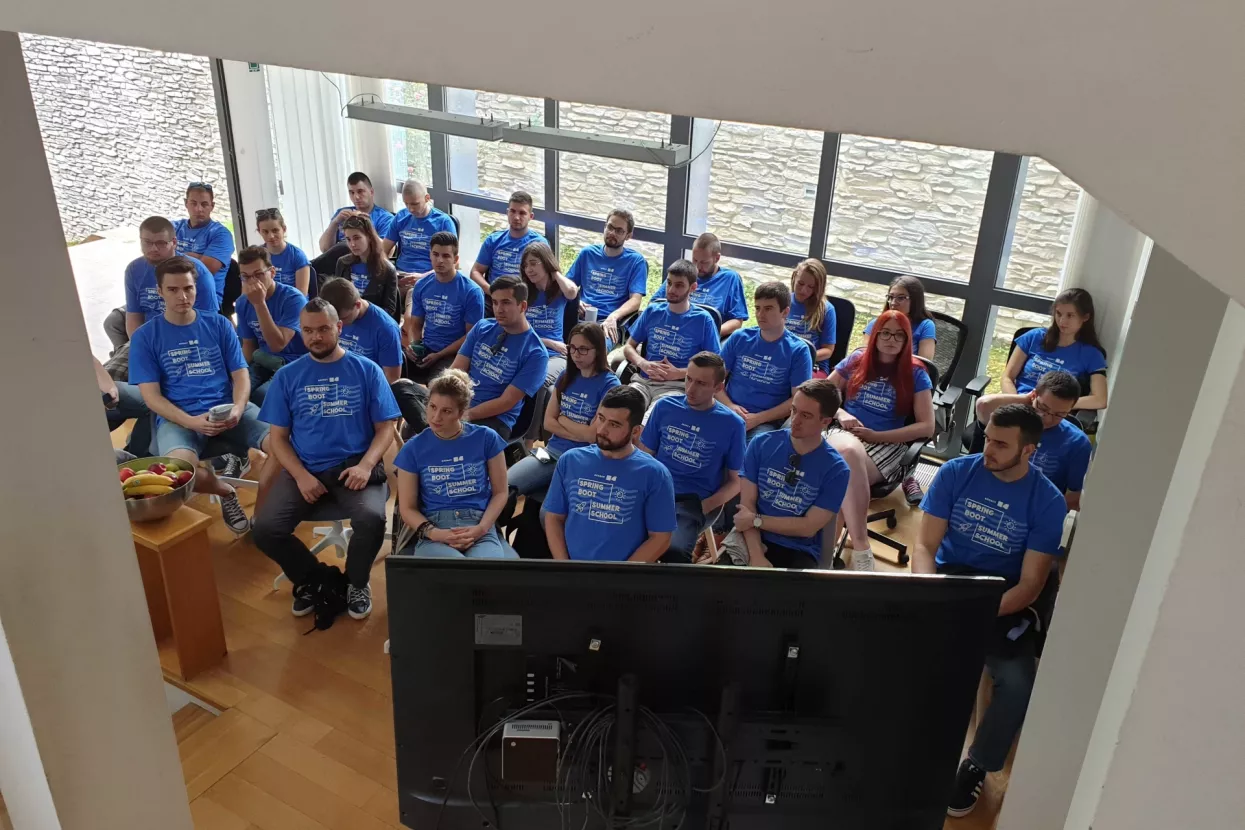 AGENCY04&nbsp; i ove godine organizira Ljetnu školu programiranja &ndash; prošle godine 582 prijave!