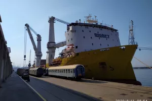 Happy Sky u riječkoj luci: Pristao brod koji može podići DESET puta veći teret od dizaliza u luci