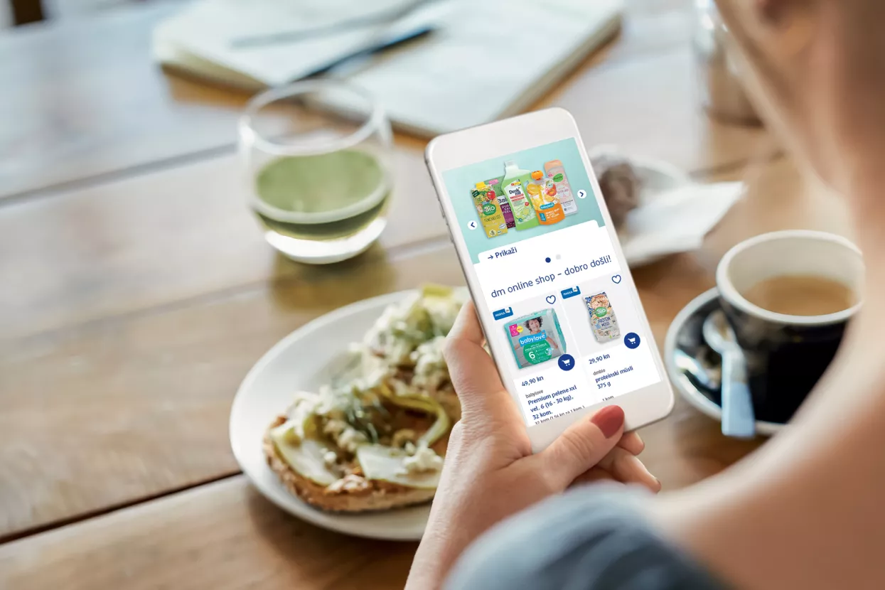 dm pokrenuo online shop