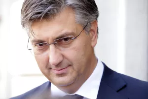 Plenković je predstavio nove mjere za gospodarstvo - pomoć dobivaju i oni kojima je promet pao 40 posto