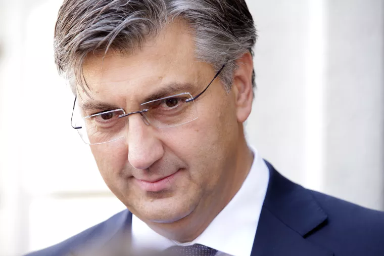 Plenković je predstavio nove mjere za gospodarstvo - pomoć dobivaju i oni kojima je promet pao 40 posto