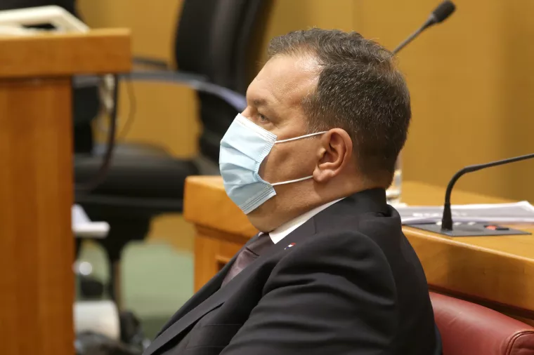 BOLESNIK NA HTV-u: Vili Beroš ohrabruje partijanere i antivaksere