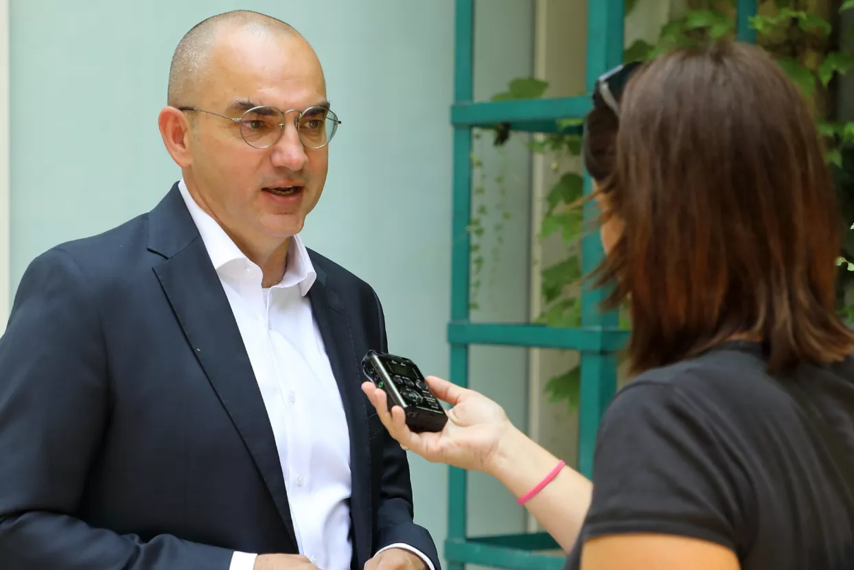 Nenad Bakić prodao dionice Đure Đakovića, sklopio ugovor s češkim Acquisitionom