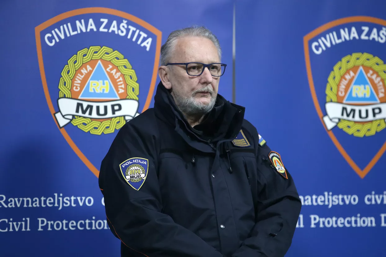 Božinović: Nove mjere ograničavanja okupljanja, rad od kuće