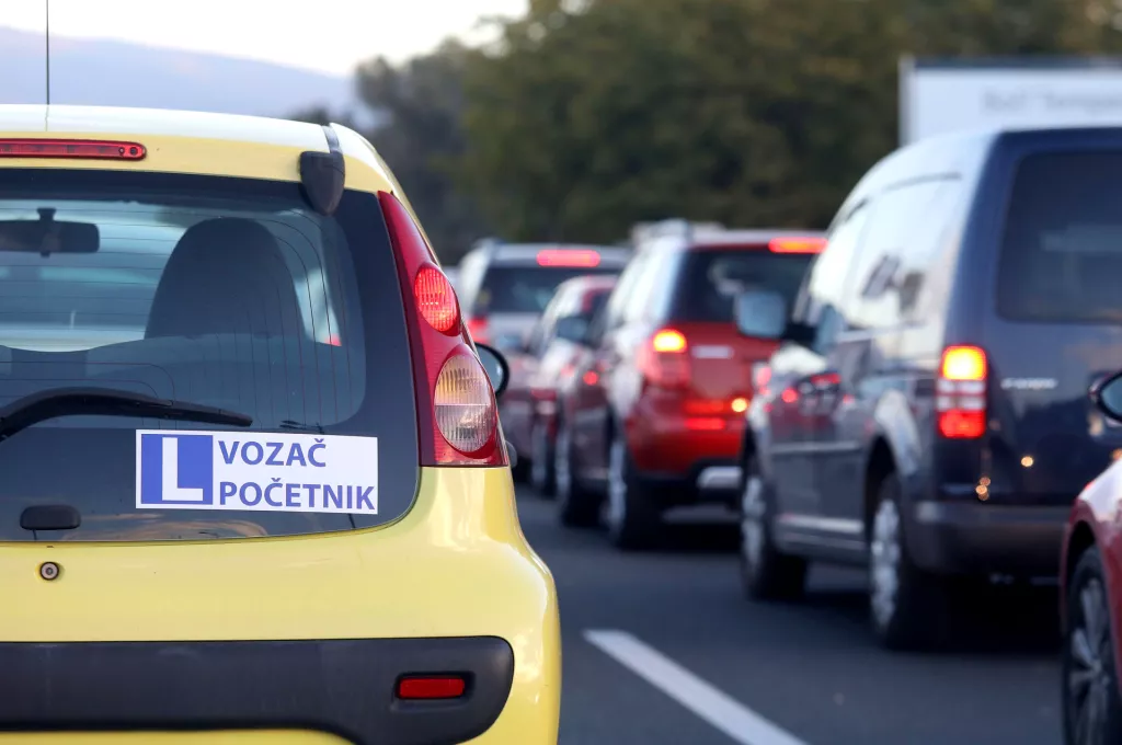 Konkurentniji start na tržištu rada: Dvadeset troje udomljene djece dobilo vozački ispit
