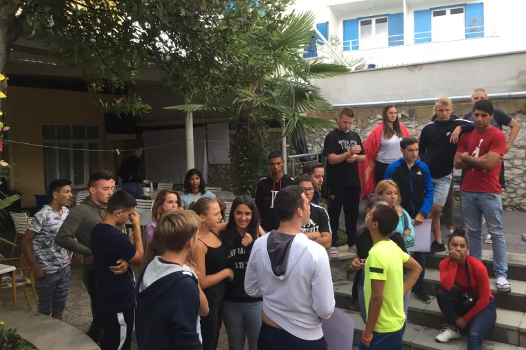 Konkurentniji start na tržištu rada: Dvadeset troje udomljene djece dobilo vozački ispit