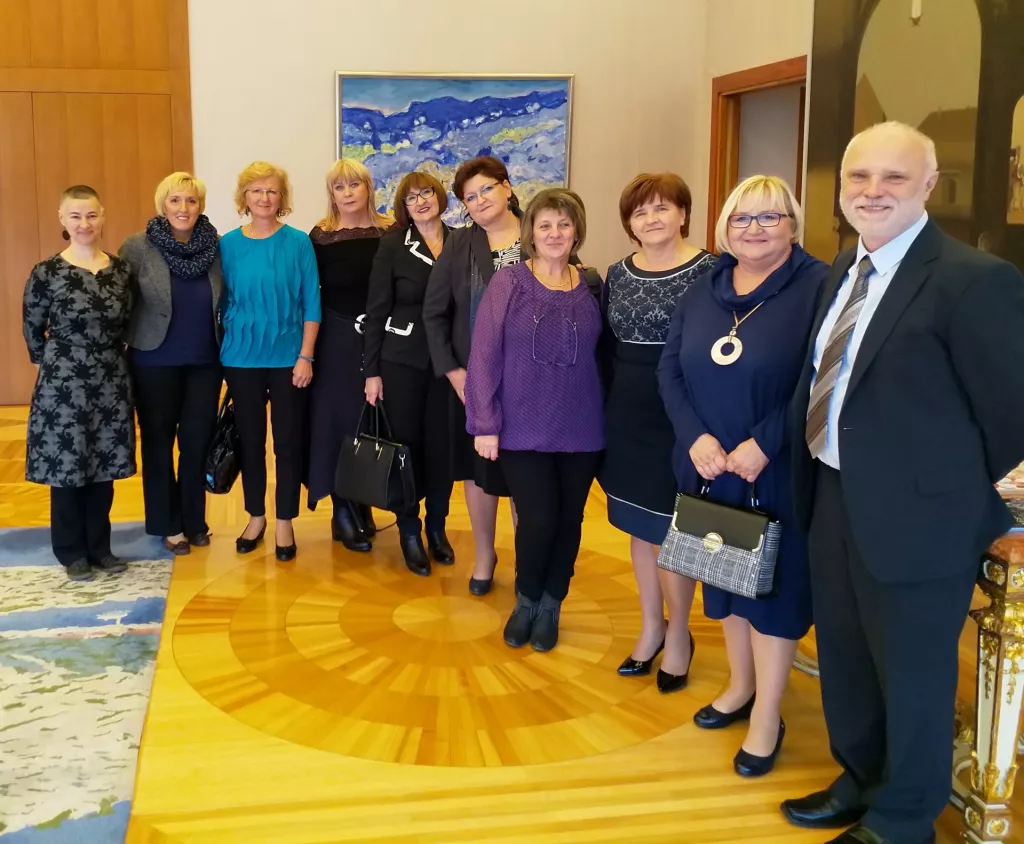 Konkurentniji start na tržištu rada: Dvadeset troje udomljene djece dobilo vozački ispit