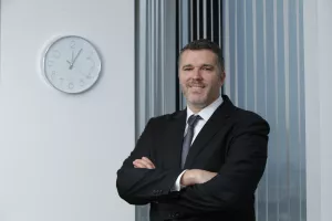 [HRVATSKI SWOT] Kristijan Cinotti: Treba privatizirati zdravstvo, školstvo i sve što je moguće da se riješimo uhljeba