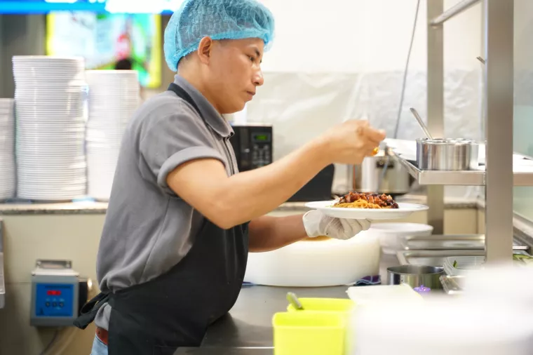 Zapošljavanje stranaca - ako nema domaćih radnika, prvo kucati na vrata HZZ-a, a tek onda u MUP