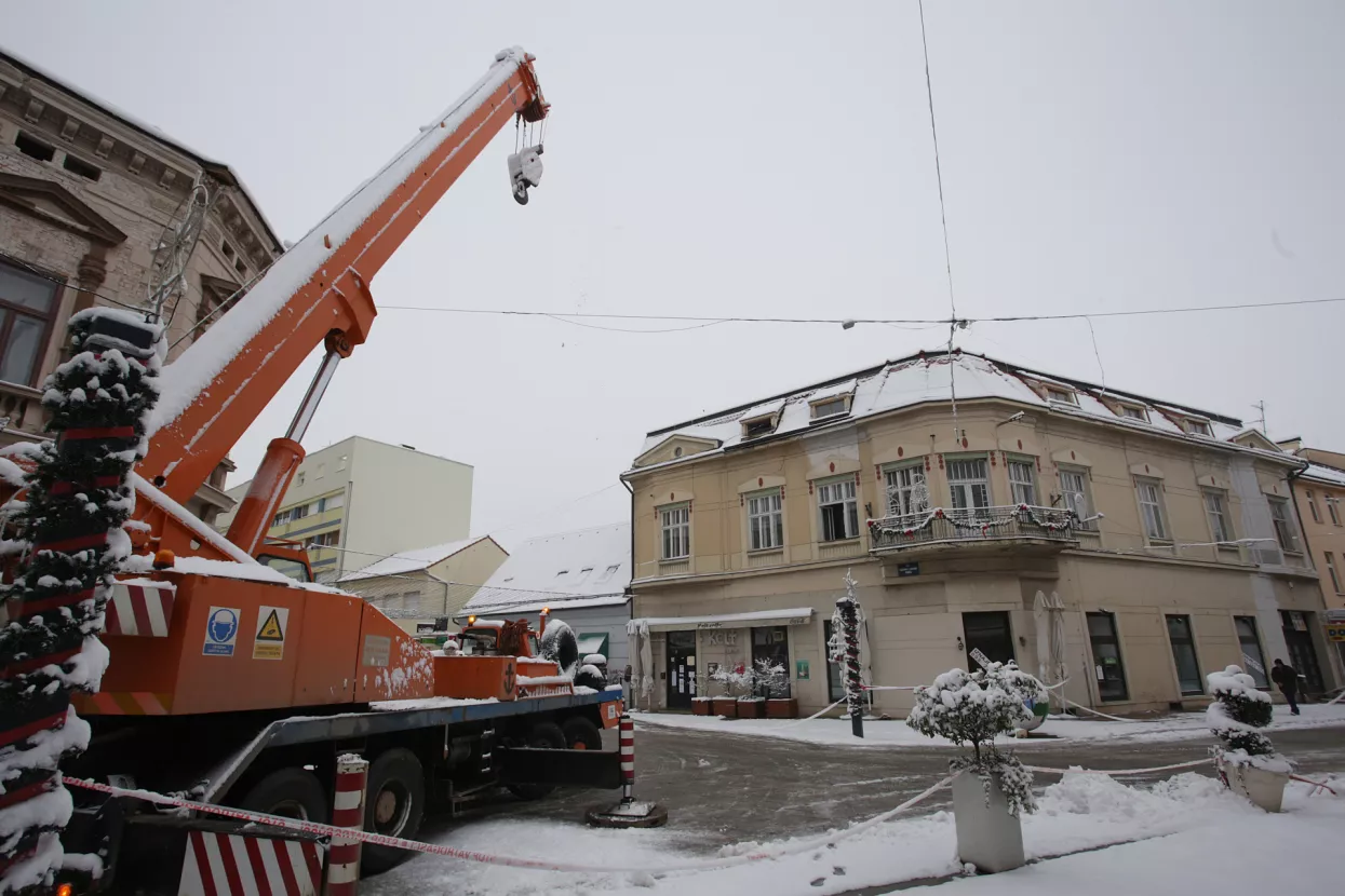EP poziva da se Hrvatskoj pomogne svim sredstvima za sanaciju posljedica potresa