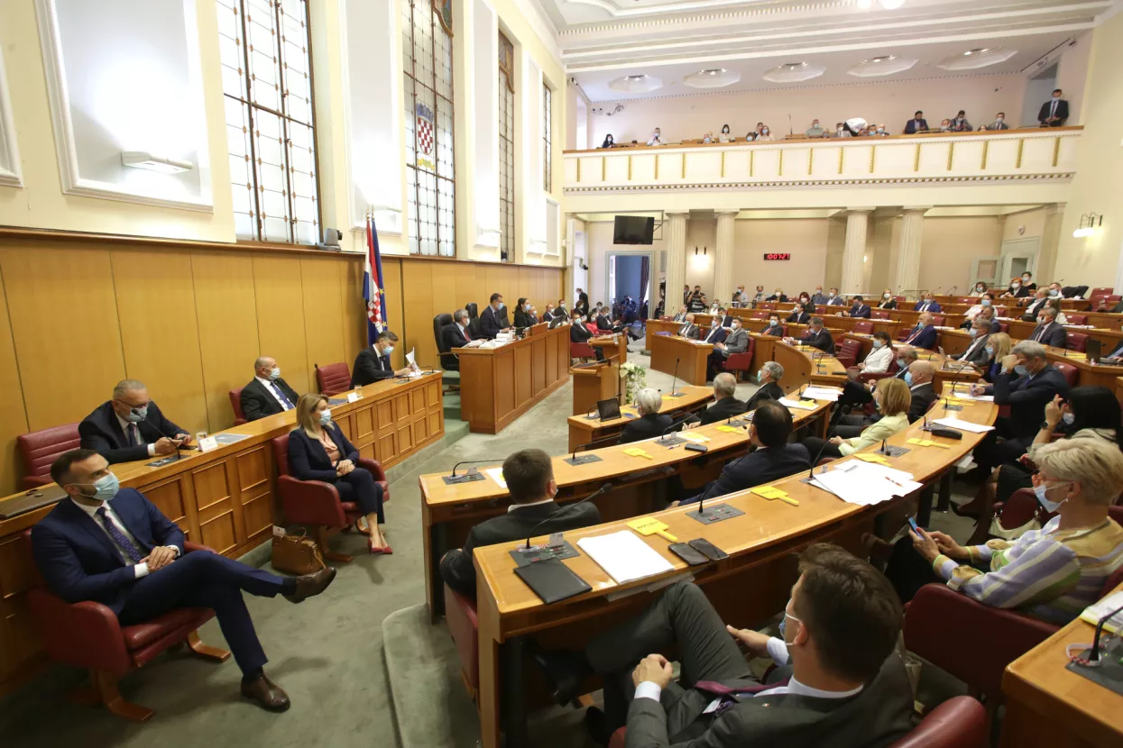 Danas u Hrvatskoj: Sabor o Zakonu o otocima, sastanak o obnovi zgrada u KZŽ, Pink Shirt Day...