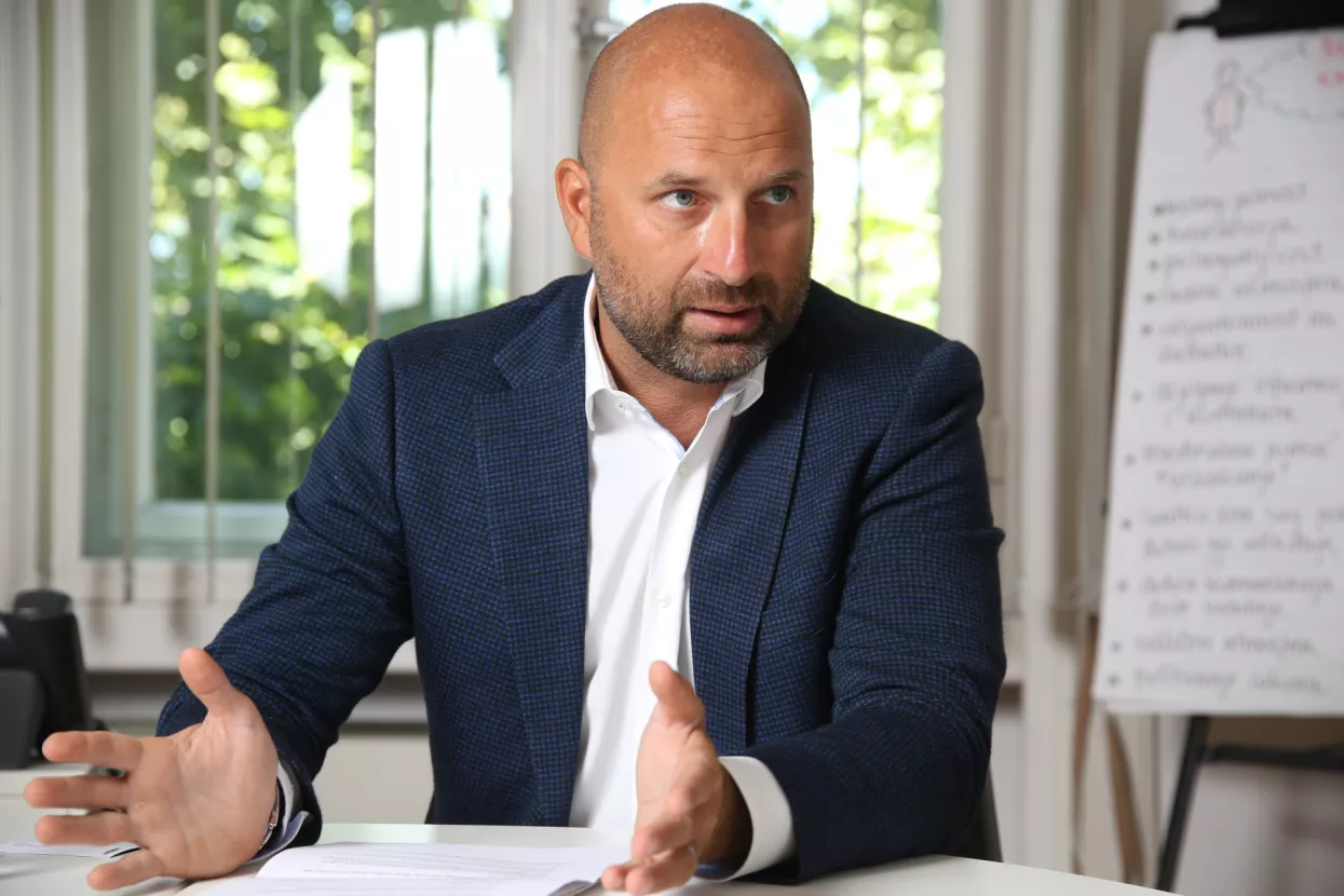 Sva sredstva treba usmjeriti u jačanje proizvodnje i izvoza