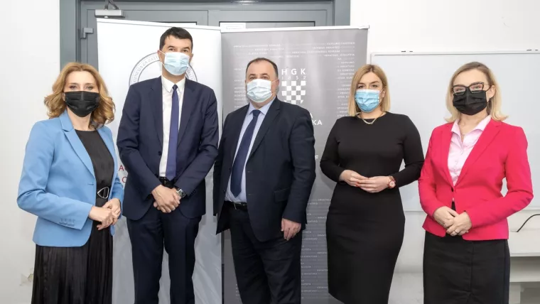 Nisu samo ime i prezime, adresa ili OIB osobni podatak, nego i političko mišljenje i dioptrija oka!