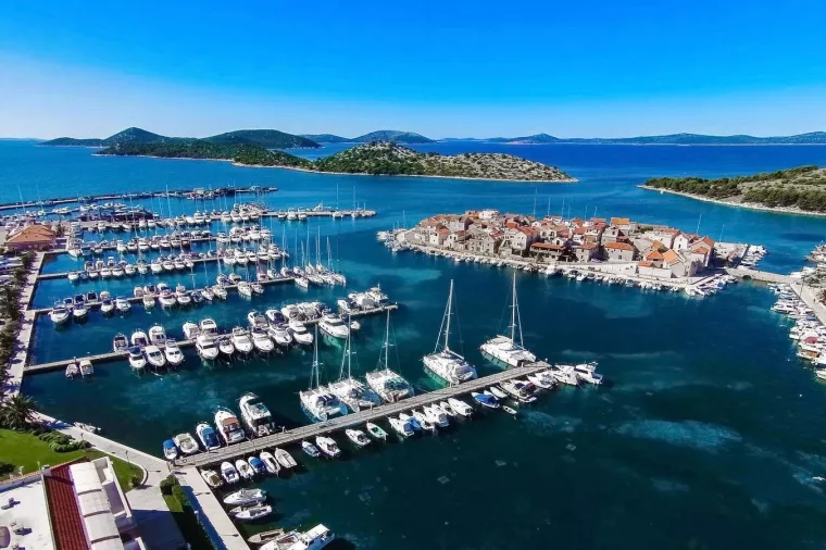 Tvrtke u banani: Predstečajni sporazum za Marinu Tribunj potvrđen nakon postupka od osam godina