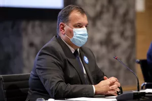 Vili Beroš: Imamo kratkoročno rješenje za dug prema veledrogerijama, a moglo bi se povećati izdvajanje iz plaća za zdravstvo