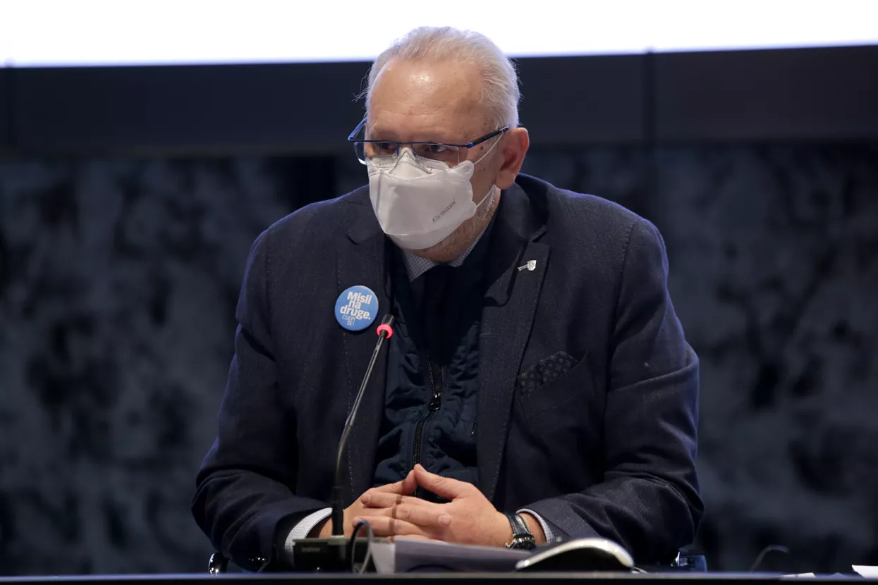 Dan D za epidemiološke mjere - Maske na otvorenom, zabrana prodaje alkohola, kraći rad kafića