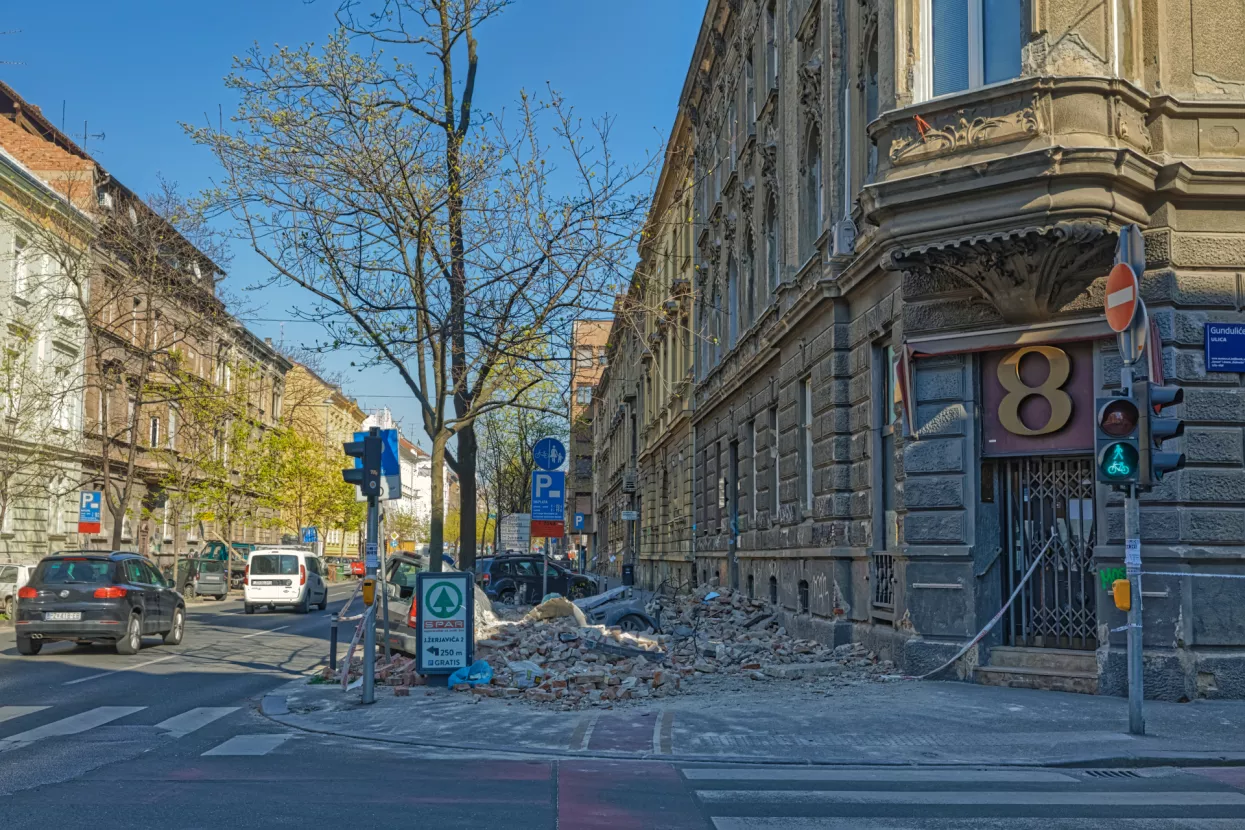 Teror konzervatora - 'No pasaran' za suvremene materijale u povijesnoj jezgri Zagreba