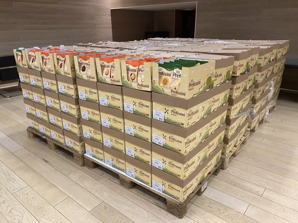 PreKrašni kolačići za žene u rodilištima povodom Majčinog dana