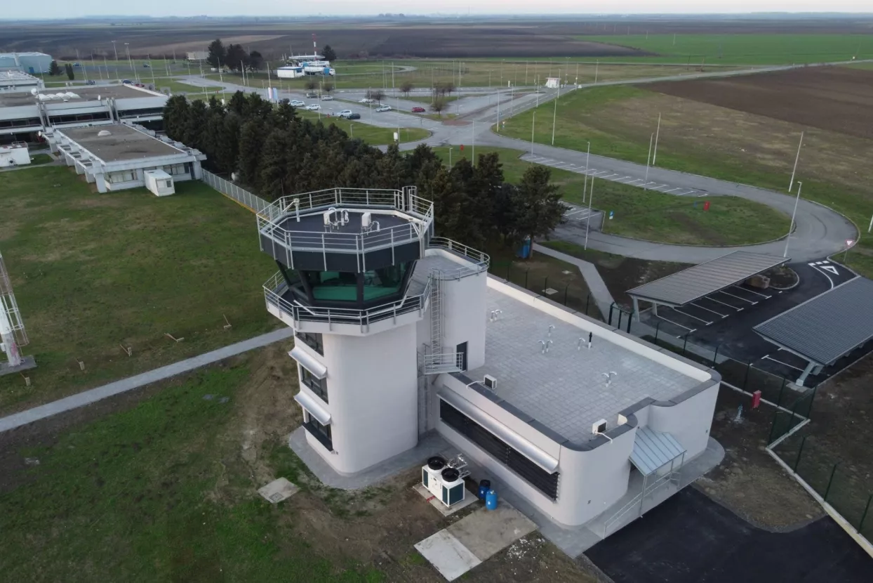 Obnovljena zgrada Podružnice Osijek s kontrolnim tornjem