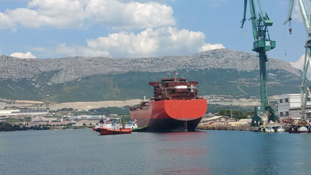 Golden Horizon, najveći jedrenjak na svijetu, isplovio je iz luke brodogradili&scaron;ta Brodosplit