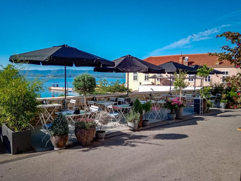 Bistro BioMania na Braču: Kako prava održivost izgleda u praksi