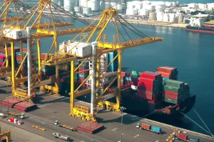 Eksplozija kontejnerskog broda u Dubaiju poljuljala već nestabilan logistički lanac