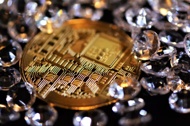 Sotheby's na aukciji prodao dijamant za rekordnih 12 milijuna dolara u kriptovaluti