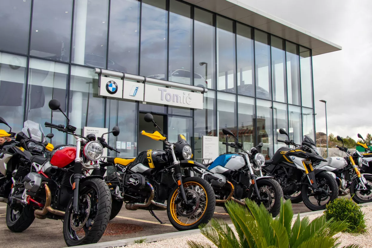 Adrenalinski spektakl u Zadru: Održan prvi BMW Motorrad roadshow