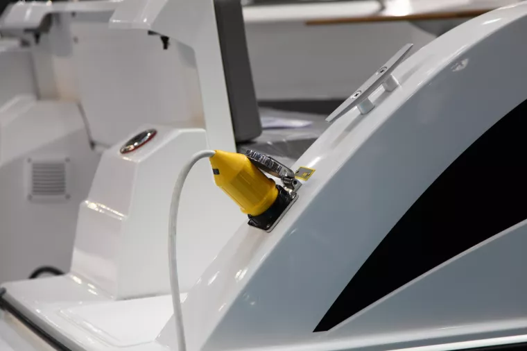 Biv&scaron;i inženjeri SpaceX-a u izgradnji prvog komercijalnog električnog glisera