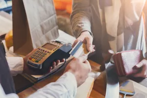 Pandemija ubrzala digitalizaciju plaćanja, sve više potrošača plaća digitalno