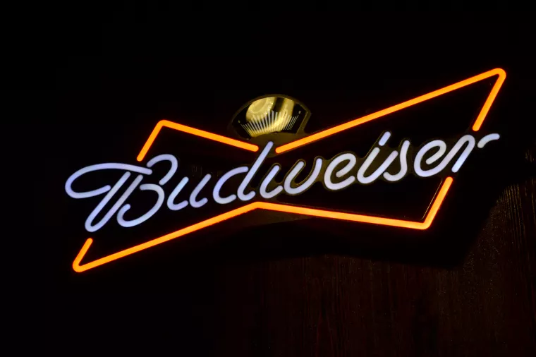 Budweiser je ponosno uskočio u NFT vlak te nije jedino veliko ime koje je to učinilo prošli tjedan