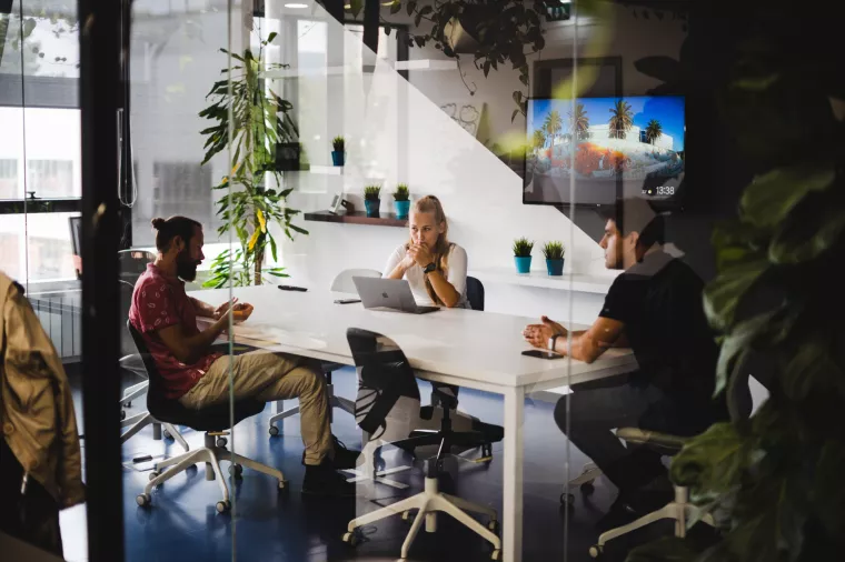 Zbog javne objave plaća i vodiča kroz senioritet zapošljava više, a zaposlenici brže napreduju i imaju 29% veće plaće