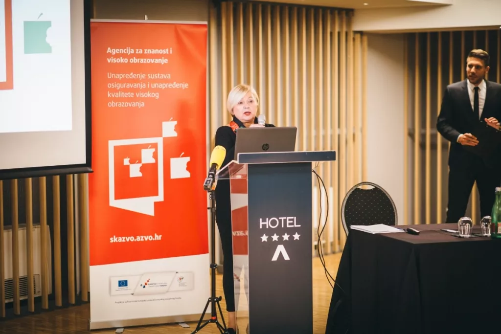 Negativne posljedice prisilno uvedene online nastave mogle bi otjerati studente iz Hrvatske