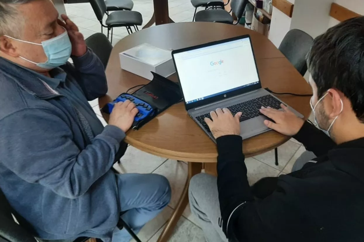 HBOR donirao Glazbenoj školi Fran Lhotka kombi za prijevoz učenika, a Udruzi slijepih posebnu informatičku opremu