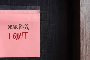 Aktualni trend davanja otkaza mogao bi naučiti poslodavce da radnici žele više