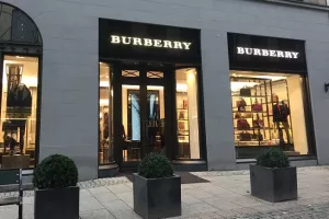 Modni transfer: Čudotvorac Jonathan Akeroyd novi izvršni direktor Burberryija