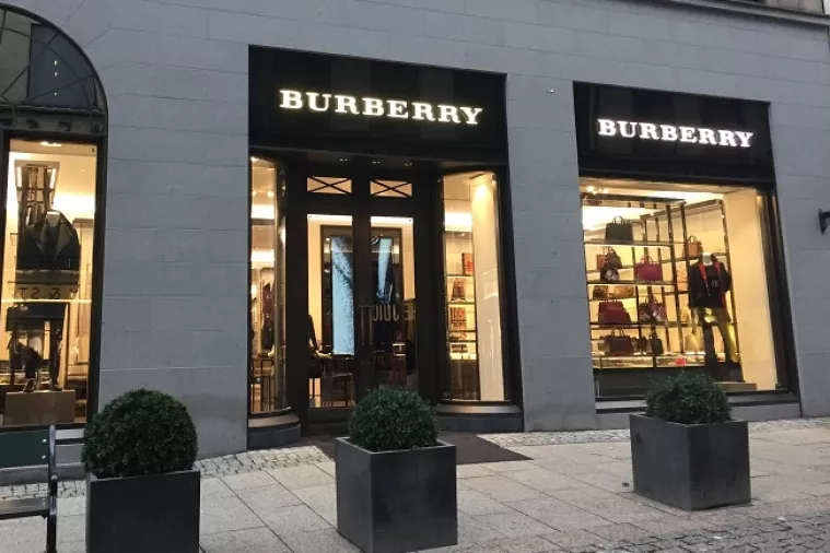 Modni transfer: Čudotvorac Jonathan Akeroyd novi izvršni direktor Burberryija