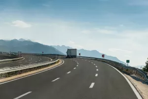 Svatko tko se služi cestovnim zemljištem, morat će plaćati naknadu