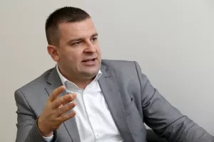 Dario Hrebak (HSLS): Korupcija nije ništa novo u našem društvu. Političari su odraz, slika birača