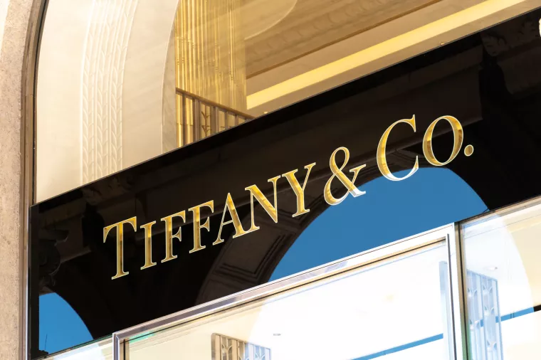 Tiffany&amp;Co plagirao smaragdne naočale mogulskih prinčeva