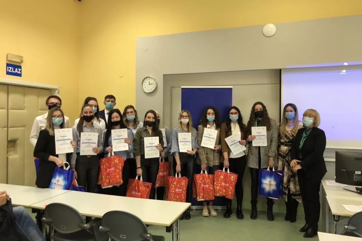 Studentima EFOS-a priznanje za nove koncepte upravljanja Saponijinim brendom