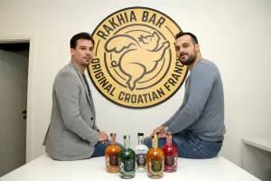 [Poslovni putopis] Fran&scaron;iza riječkog Rakhia bara začetak je imala &ndash; jo&scaron; u &scaron;kolskim klupama