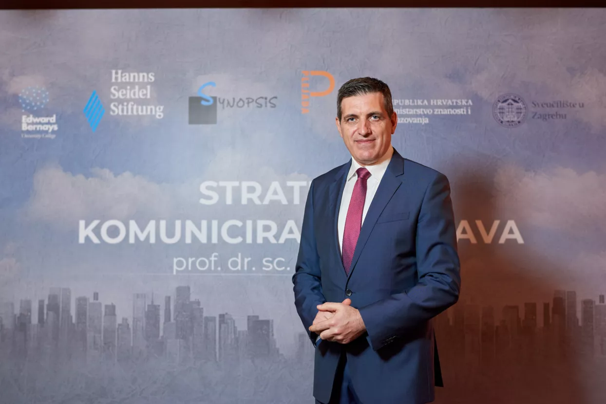 Predstavljena nova knjiga Bože Skoke &#39;Strateško komuniciranje država&#39;