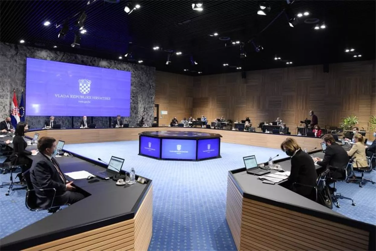 Malotko pošten i sposoban voljan je prljati se hrvatskom politikom