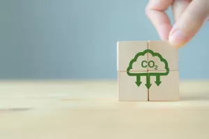 Emisije stakleničkih plinova zanimljive ulagačima, rat u Ukrajini srušio cijenu dozvola za CO2 za 30 posto